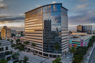 CityPlace Office Tower - Restaurant avec service au volant