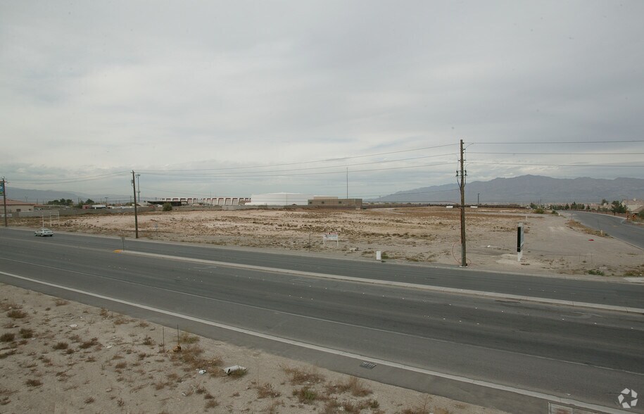 2180 W Cheyenne Ave, North Las Vegas, NV à vendre - Photo du bâtiment - Image 3 de 11