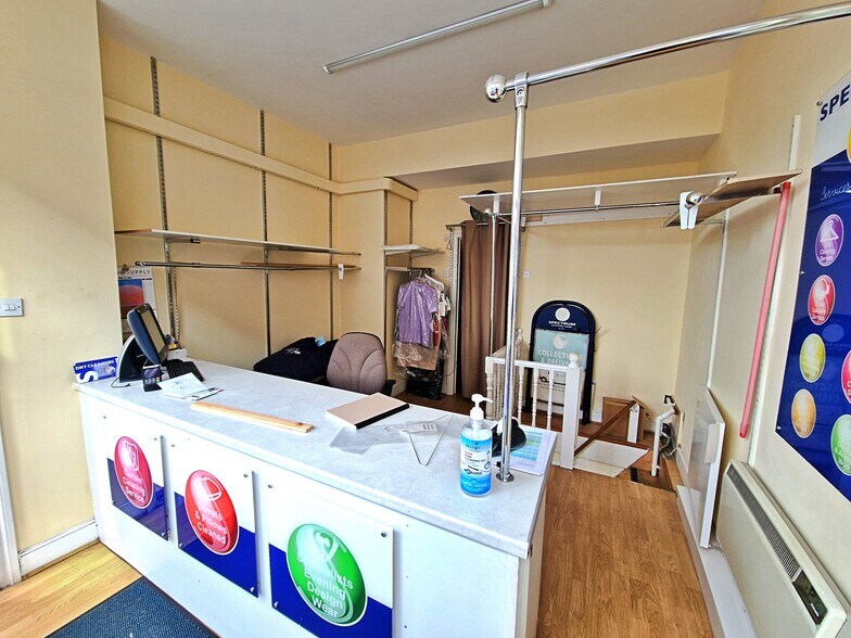 39 Webbs Rd, Londres à louer - Photo intérieure - Image 2 de 5