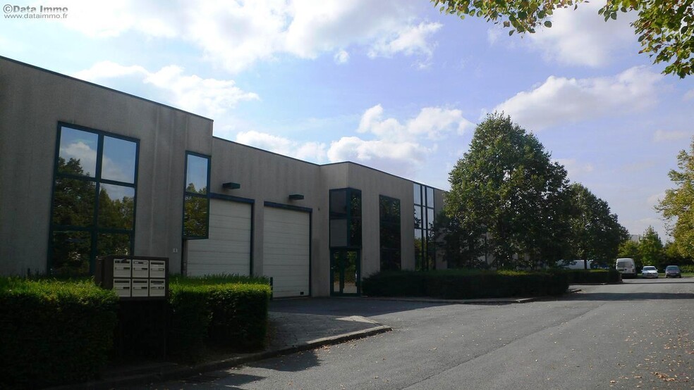 Flex in Villepinte for lease - Building Photo - Image 1 of 13