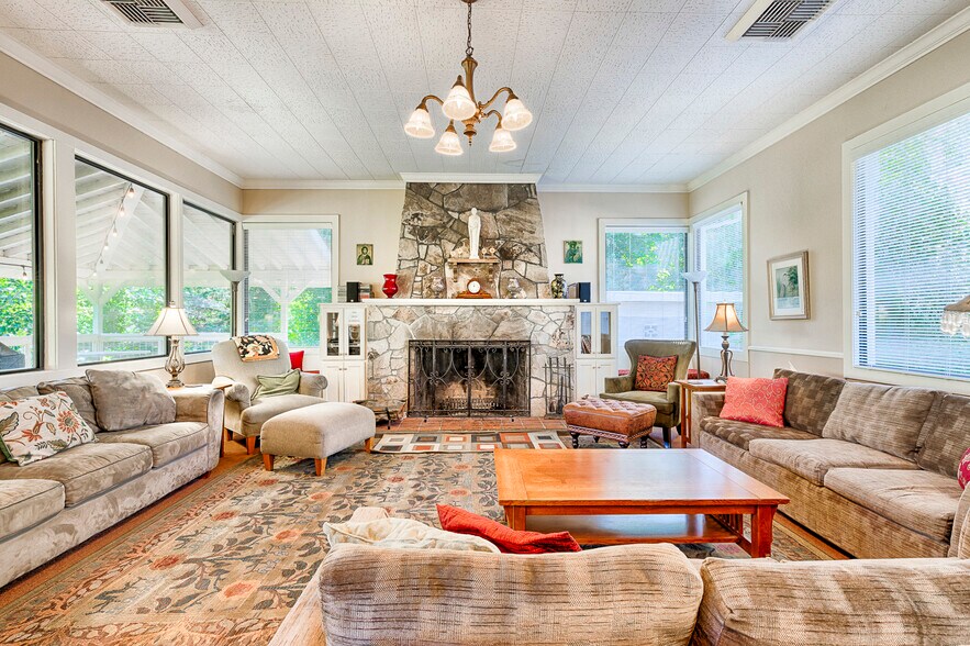 22776 Moscow Road rd, Monte Rio, CA à vendre - Photo intérieure - Image 2 de 14