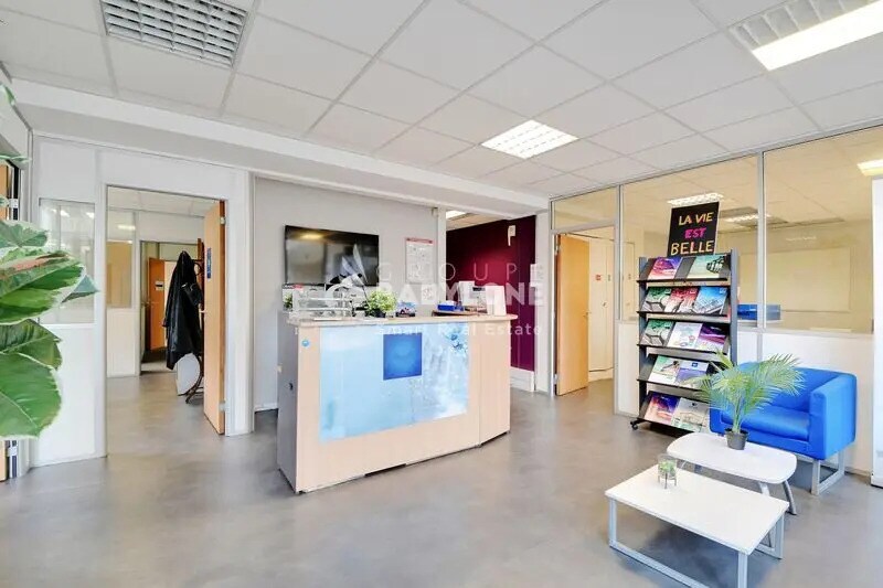 15 Route Des Gardes, Meudon for lease Interior Photo- Image 1 of 25