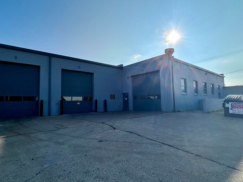 207 Causeway Blvd, La Crosse, WI for sale - Building Photo - Image 3 of 35