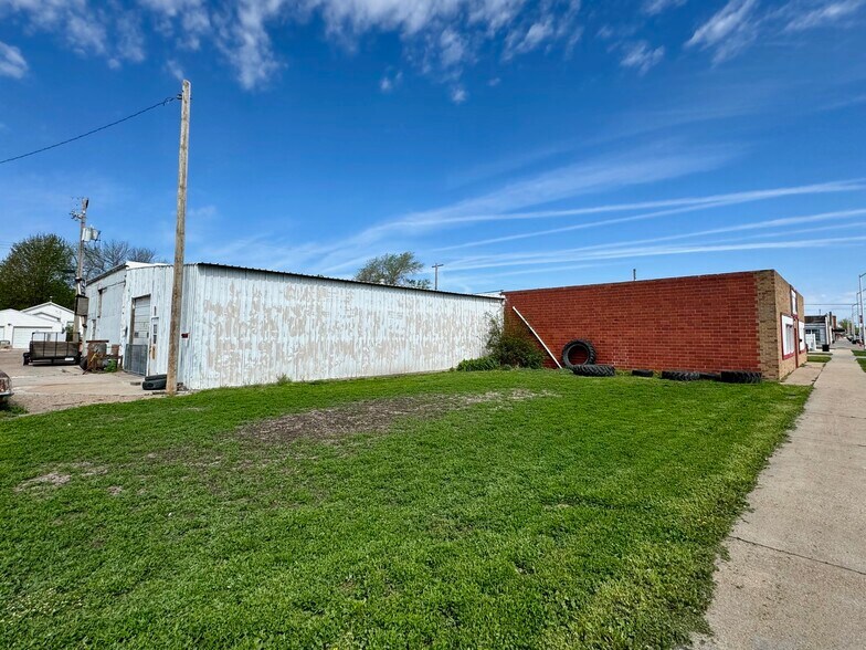 1712 Central Ave, Kearney, NE à louer - Photo du bâtiment - Image 2 de 7