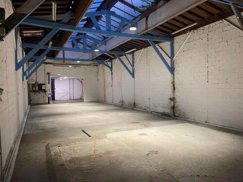 Industrial in Montreuil for lease - Building Photo - Image 3 of 3