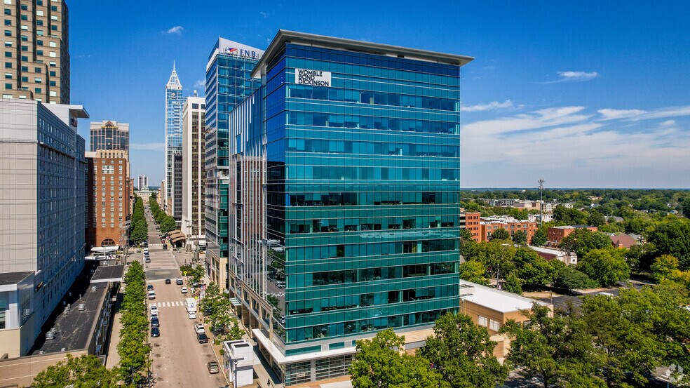 555 Fayetteville St, Raleigh, NC à louer - Photo du bâtiment - Image 2 de 8