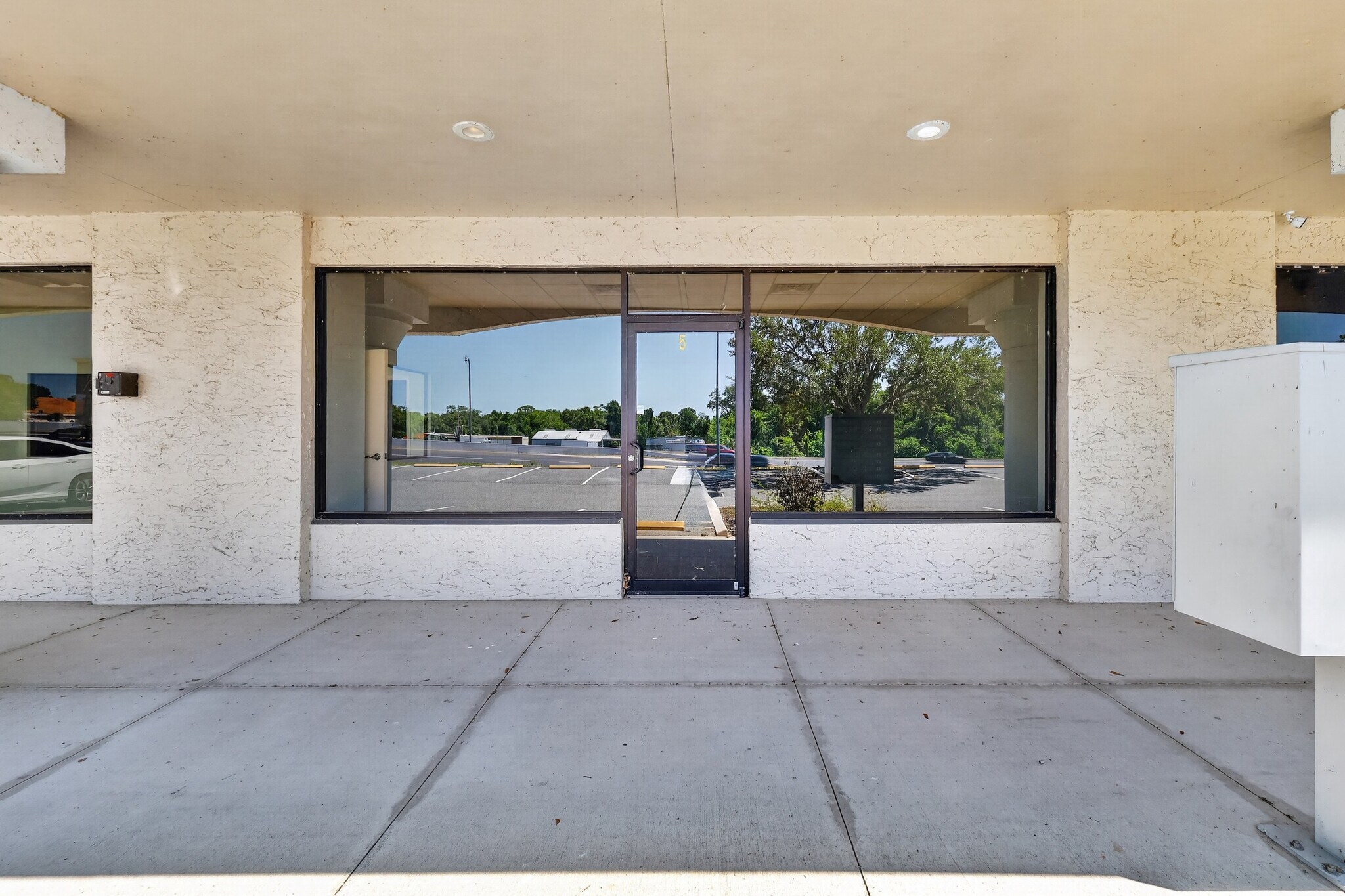 1450 E North Blvd, Leesburg, FL for lease Interior Photo- Image 1 of 7