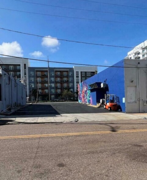 1510 1st Ave N, Saint Petersburg, FL à louer - Photo du bâtiment - Image 2 de 9