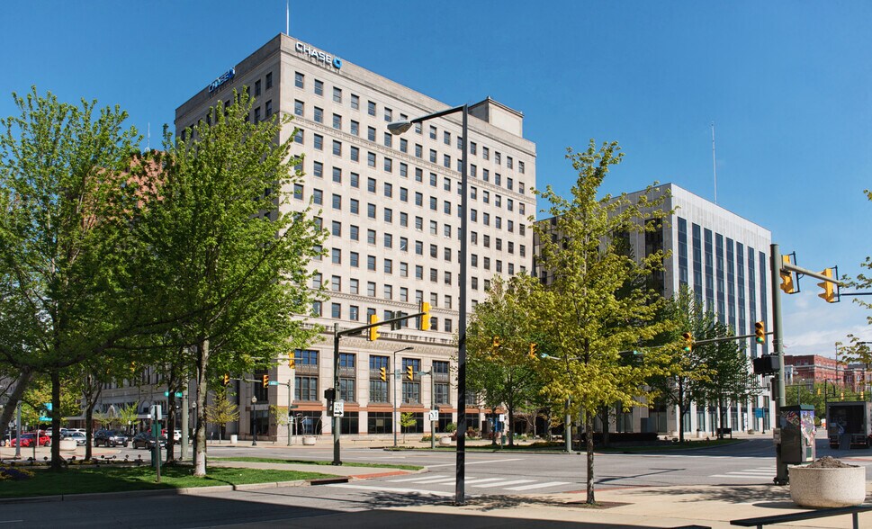 6 W Federal St, Youngstown, OH à vendre - Photo du bâtiment - Image 2 de 34