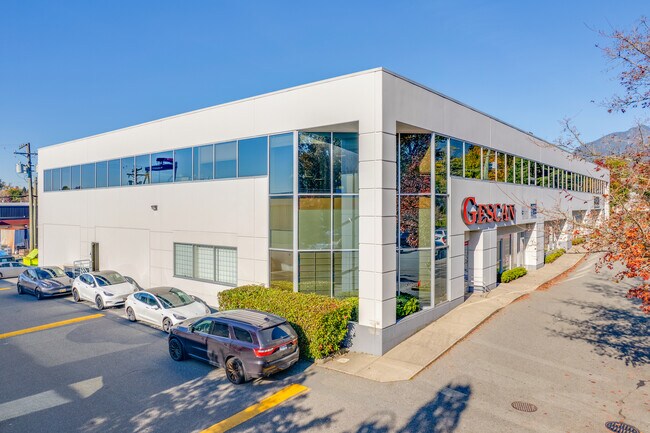 Plus de détails pour 275 Fell Ave, North Vancouver, BC - Industriel à vendre