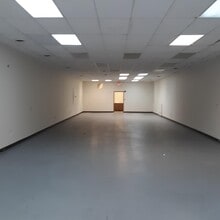 502-520 W Raleigh St, Siler City, NC for lease Interior Photo- Image 2 of 2