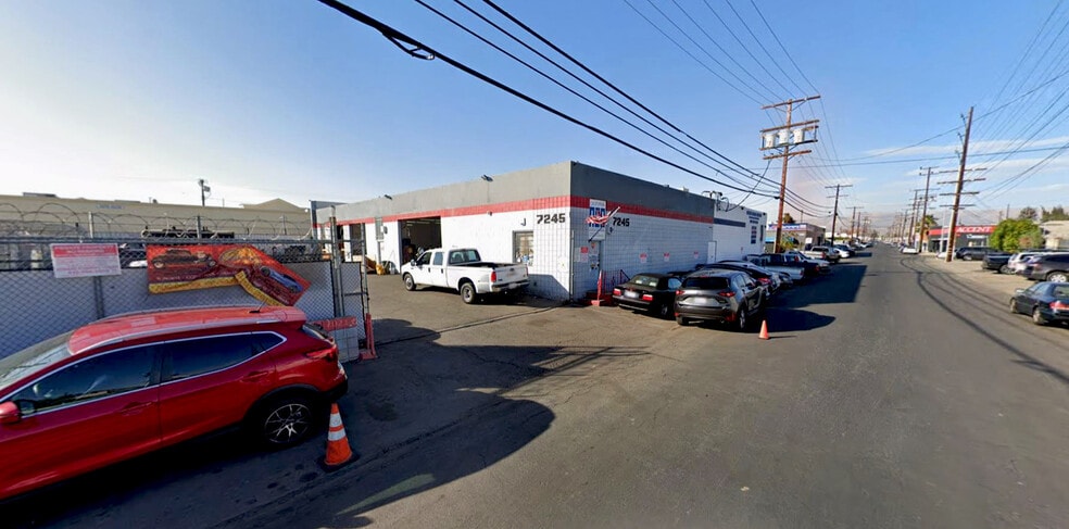 7219-7251 Deering Ave, Canoga Park, CA à louer - Photo du bâtiment - Image 2 de 3