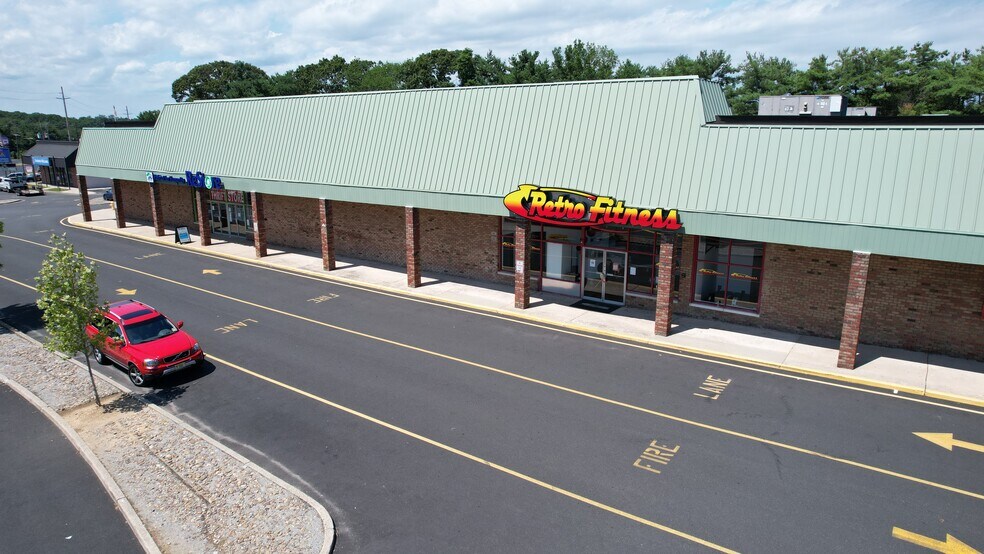1214 Route 37 E, Toms River, NJ à louer - Photo du bâtiment - Image 2 de 4