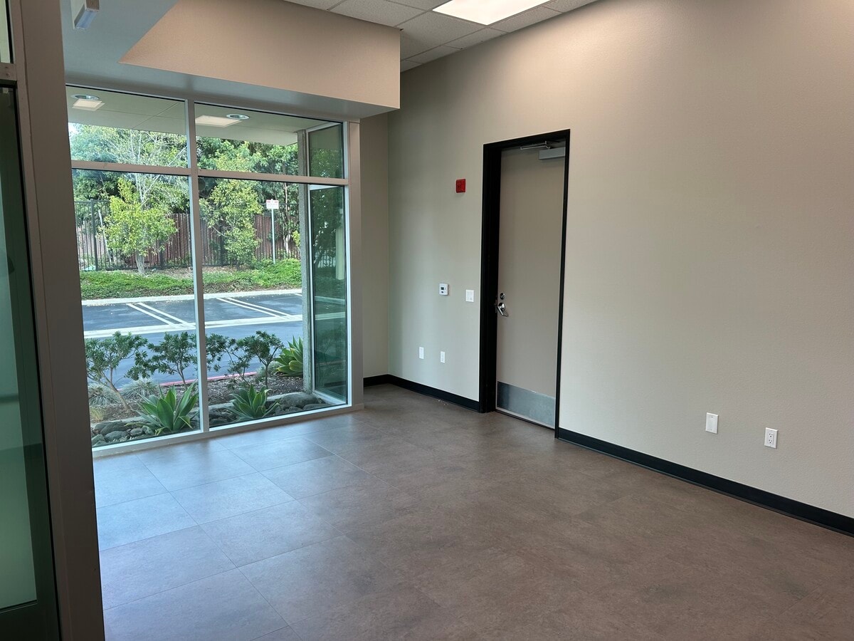 1243 Flynn Rd, Camarillo, CA 93012 - Unit 501 - - Interior Photo - Image 2 of 6