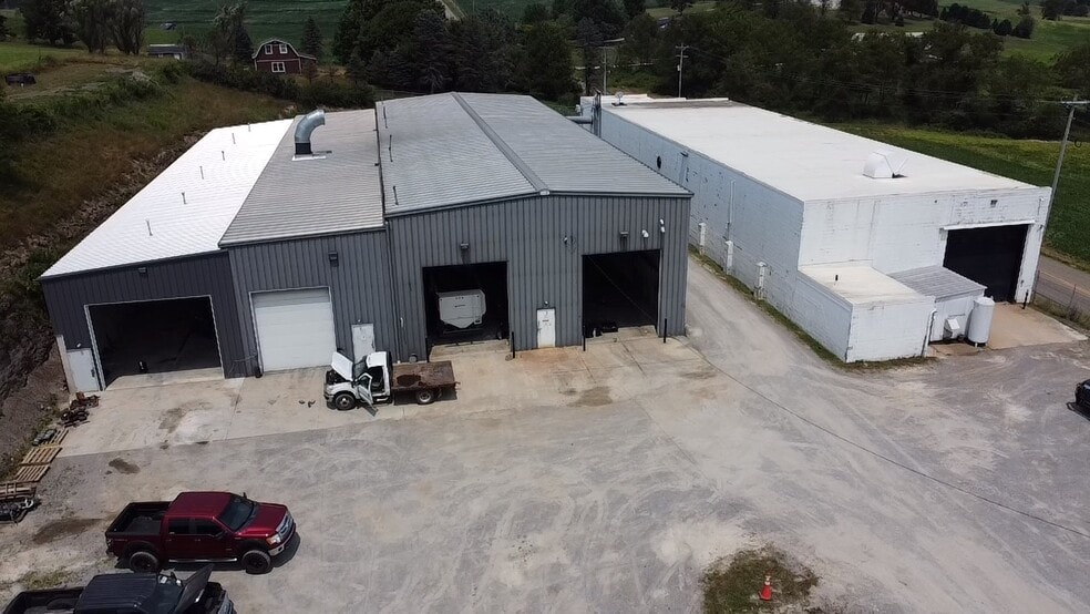 5259 Bane Rd NE, Mechanicstown, OH à vendre - Photo du bâtiment - Image 2 de 16