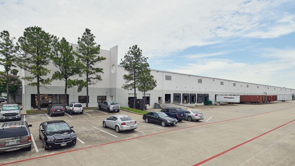 10735 W Little York Rd, Houston, TX for lease - Building Photo - Image 2 of 8