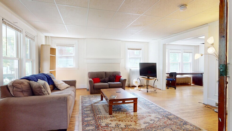 214 Delaware Ave, Ithaca, NY à vendre - Photo du bâtiment - Image 2 de 25
