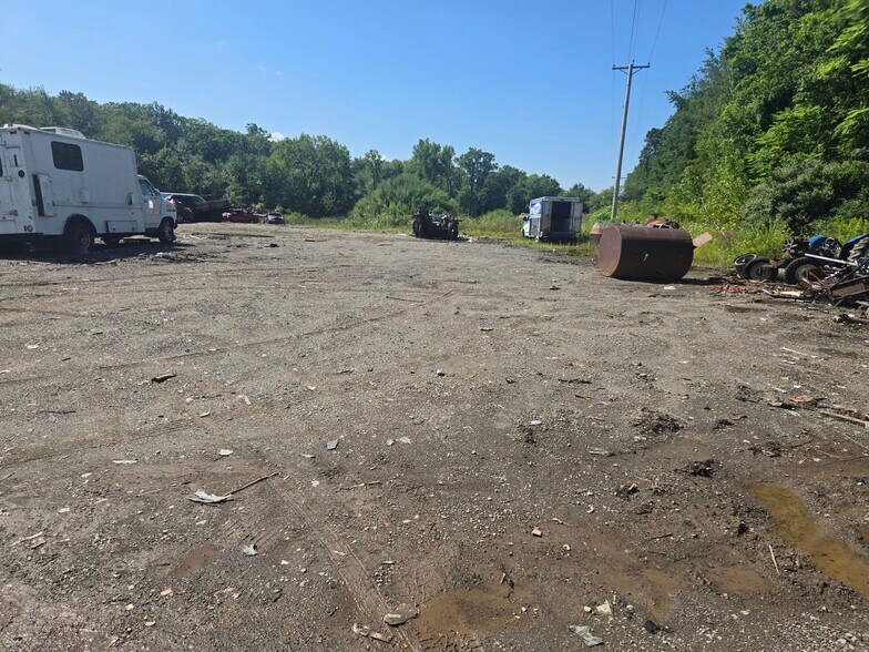 1978 Route 9D, Wappingers Falls, NY à louer - Photo du bâtiment - Image 3 de 4
