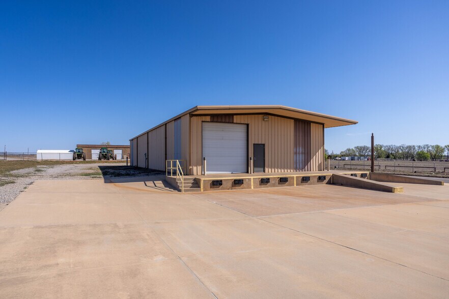 1313 Airport Industrial Rd, Elk City, OK for sale - Building Photo - Image 2 of 17