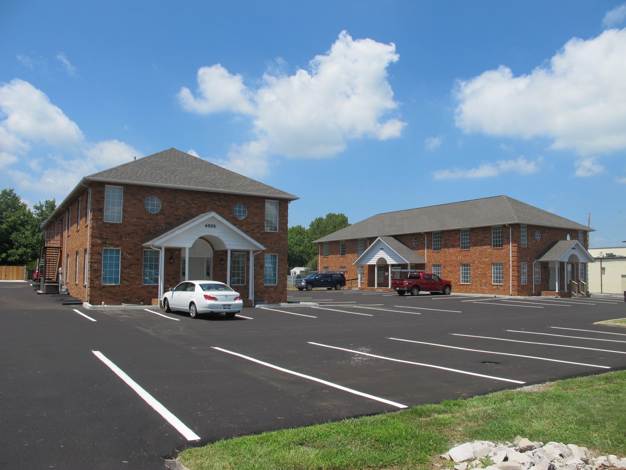 4505 N Illinois St, Swansea, IL à louer Photo du bâtiment- Image 1 de 13