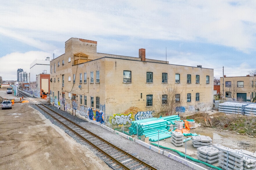 87 Wade Ave, Toronto, ON for lease - Building Photo - Image 3 of 10