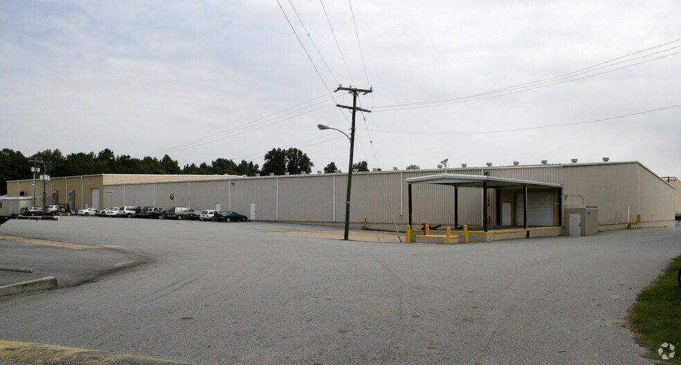 324-326 Moore Ave, Suffolk, VA à louer - Photo du bâtiment - Image 3 de 7