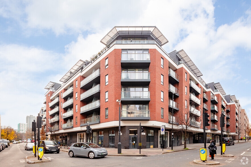 Lever St, London for lease - Primary Photo - Image 1 of 58