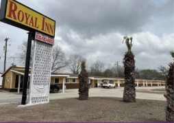 More details for 207 S Sunset Strip Dr, Kenedy, TX - Hospitality for Sale