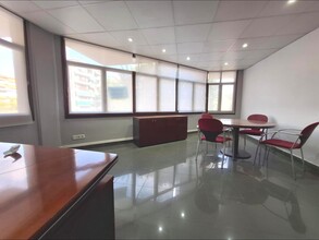 Retail in Barberà del Vallès, Barcelona for lease Interior Photo- Image 2 of 18