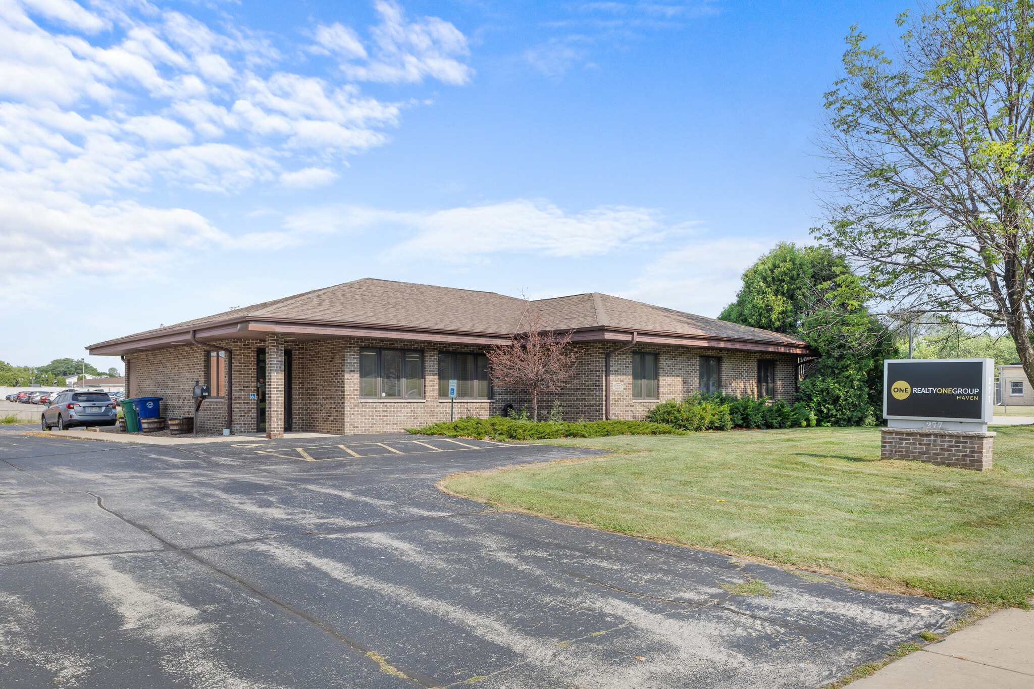 277 N 9th St, De Pere, WI for lease Building Photo- Image 1 of 18
