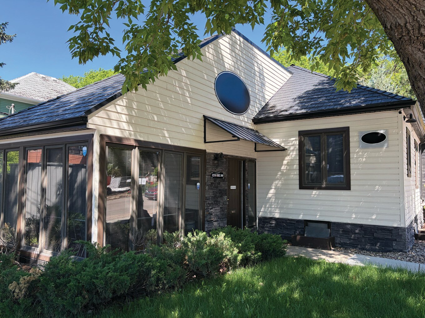 8210 108 St, Edmonton, AB à vendre Photo principale- Image 1 de 17