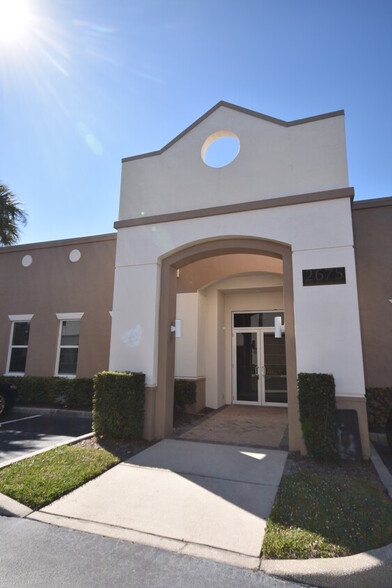 2675 S Horseshoe Dr, Naples, FL for lease - Building Photo - Image 2 of 7