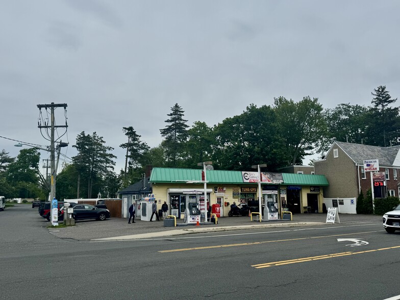 455 Montauk Hwy, West Islip, NY for sale - Building Photo - Image 1 of 4