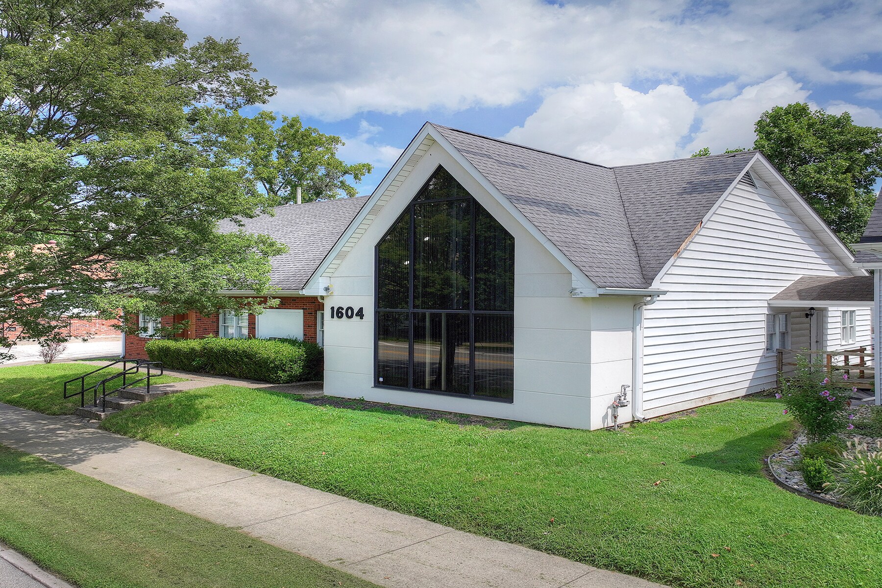 1604 State St, New Albany, IN à vendre Photo du bâtiment- Image 1 de 27