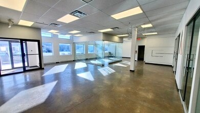 5579-5581 Rue Paré, Mt Royal, QC for lease Interior Photo- Image 1 of 10