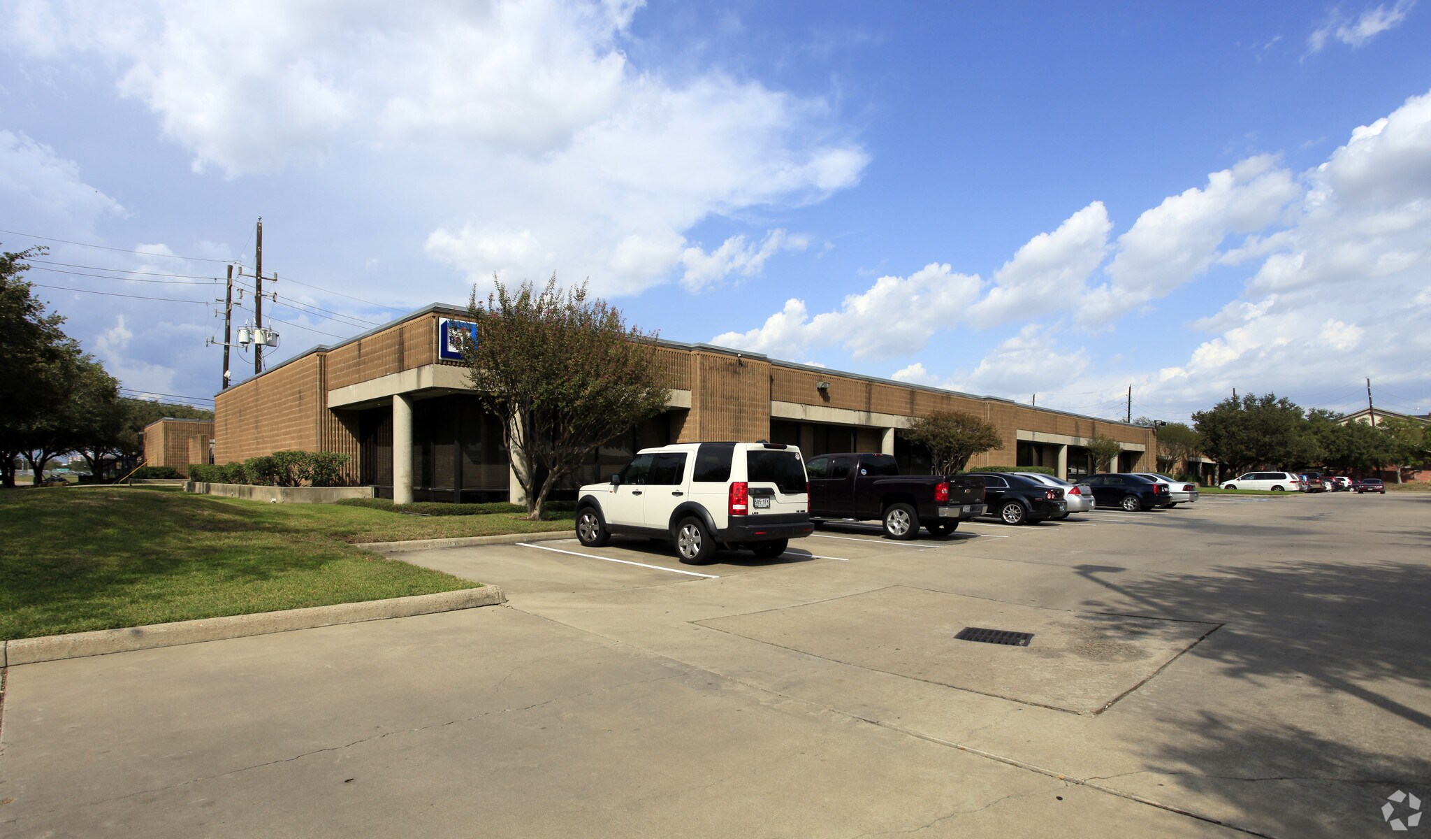 900 S Loop Fwy W, Houston, TX for lease Building Photo- Image 1 of 11