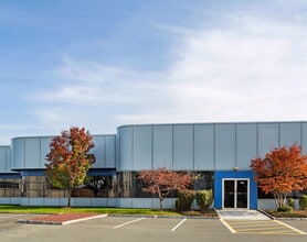 200 Corporate Blvd S, Yonkers, NY for lease Building Photo- Image 1 of 5