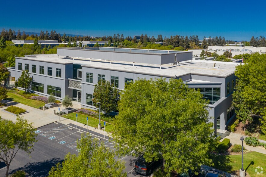 2595 Junction Ave, San Jose, CA à vendre - Photo du bâtiment - Image 3 de 4