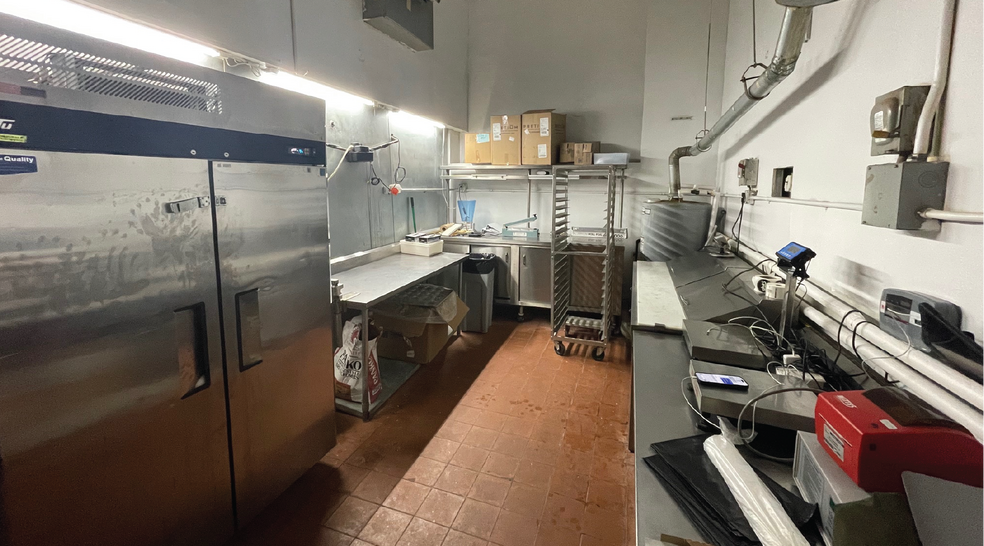 2451 46th St, Astoria, NY for lease - Interior Photo - Image 2 of 6