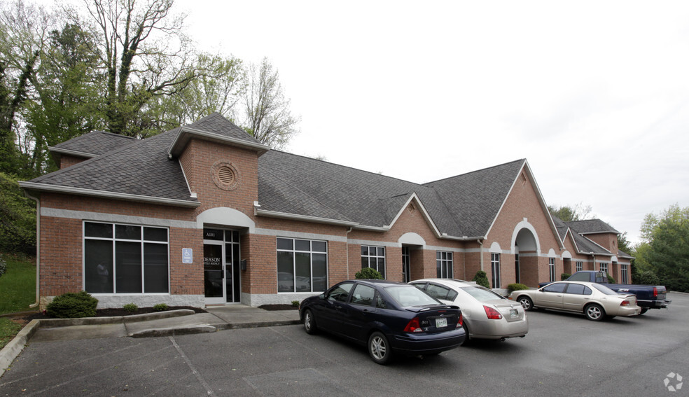 5641 Merchants Center Blvd, Knoxville, TN for sale - Primary Photo - Image 1 of 1