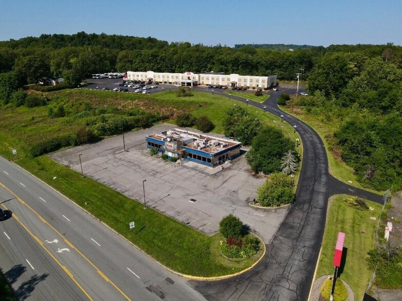 909 Union Ave, New Windsor Township, NY for lease - Building Photo - Image 3 of 10