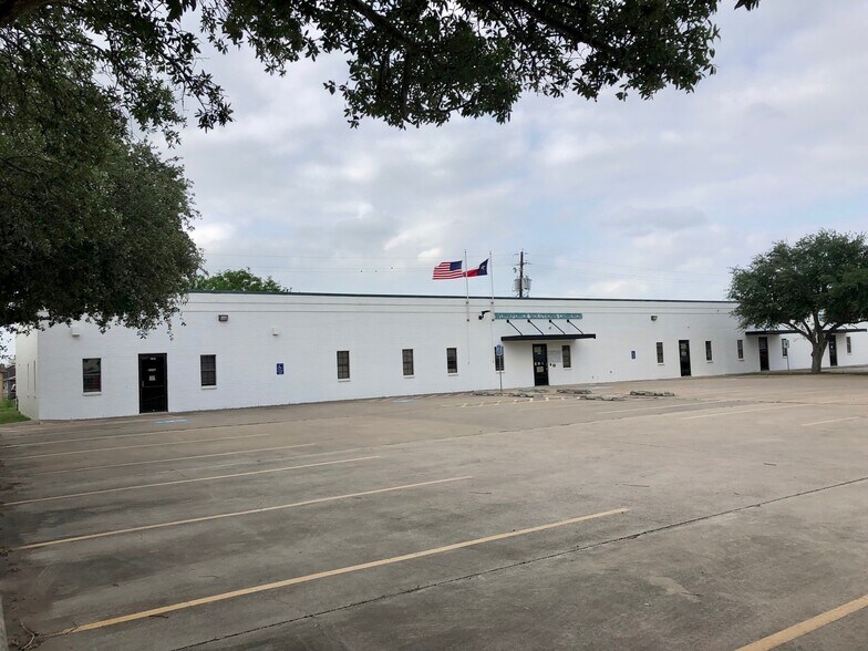1804-1828 W Jefferson Ave, Harlingen, TX à louer - Photo du bâtiment - Image 2 de 7