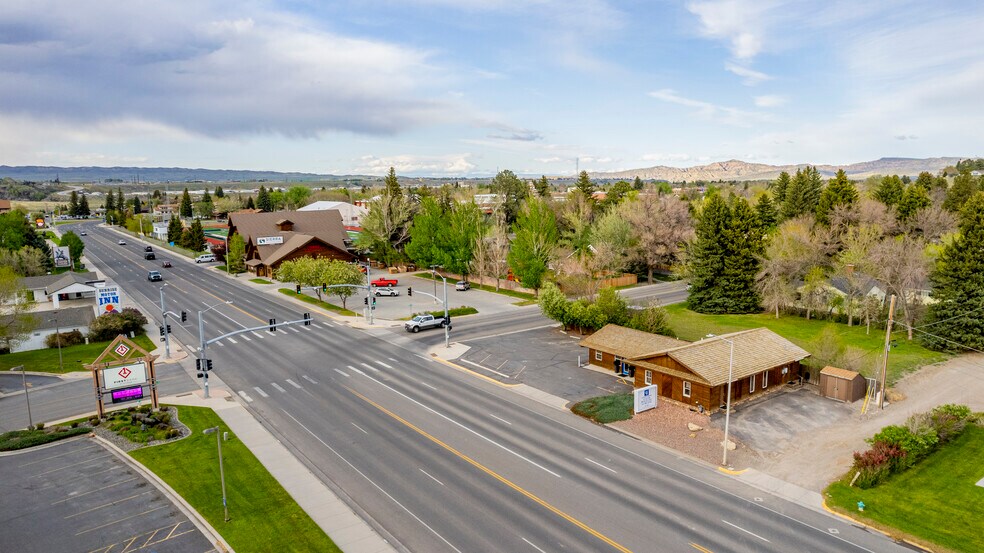 802 Canyon Ave, Cody, WY à vendre - Aérien - Image 2 de 33