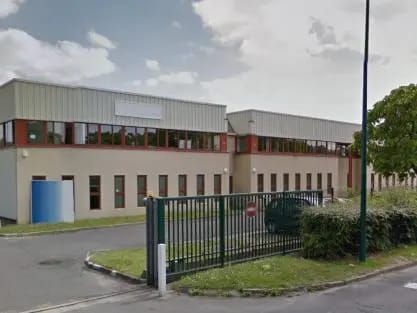 Industriel dans SAINT-OUEN-L'AUMONE à louer - Photo du bâtiment - Image 1 de 19