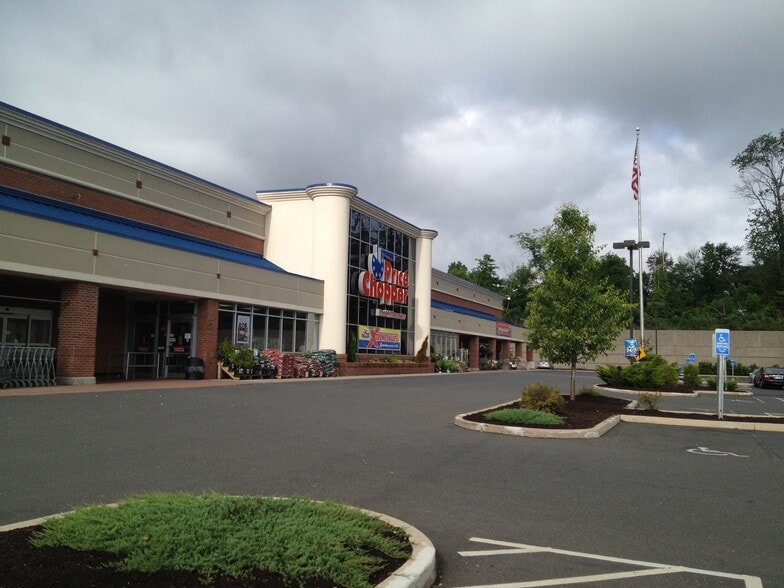 645 Poquonock Ave, Windsor, CT for lease - Building Photo - Image 3 of 12