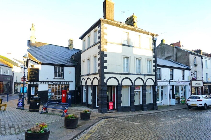 9 Market Pl, Ulverston à vendre - Photo du bâtiment - Image 1 de 17