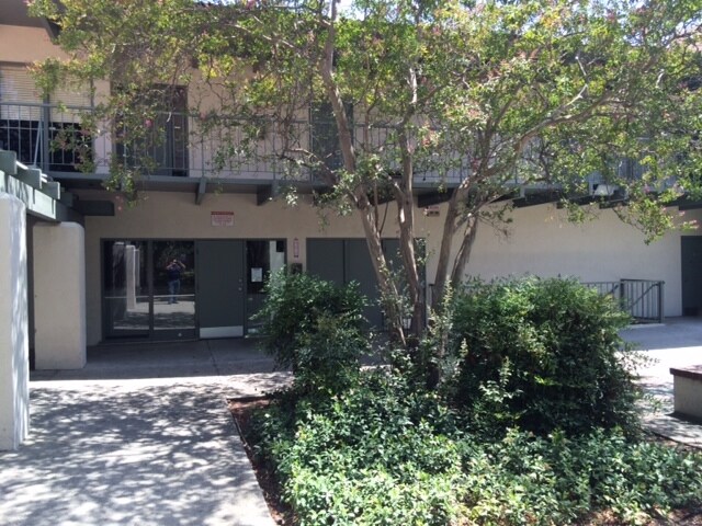 2020 N Waterman, San Bernardino, CA à louer - Photo du bâtiment - Image 2 de 2