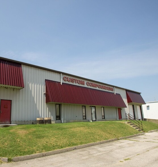 1 Tenbrook Industrial Ct, Arnold, MO for sale - Building Photo - Image 2 of 8