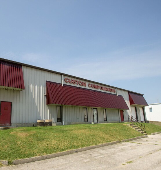 1 Tenbrook Industrial Ct, Arnold, MO à vendre - Photo du bâtiment - Image 2 de 8