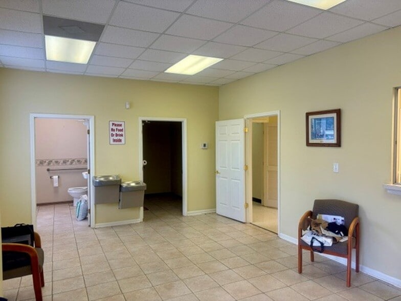 1285 Wilkesboro Blvd, Lenoir, NC for sale - Lobby - Image 2 of 13